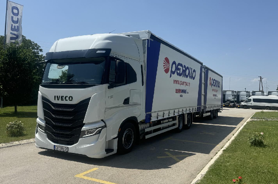 ISPORUKA NOVOG IVECO TANDEMA ZA ELEKTROĐUROVIĆ DOO – OGLASI ČAČAK