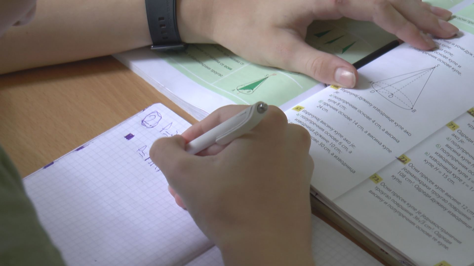 Učenici se vraćaju nastavi: Gimnazije i umetničke škole u Nišu rade onlajn – TV ZONA PLUS – OGLASI GADŽIN HAN