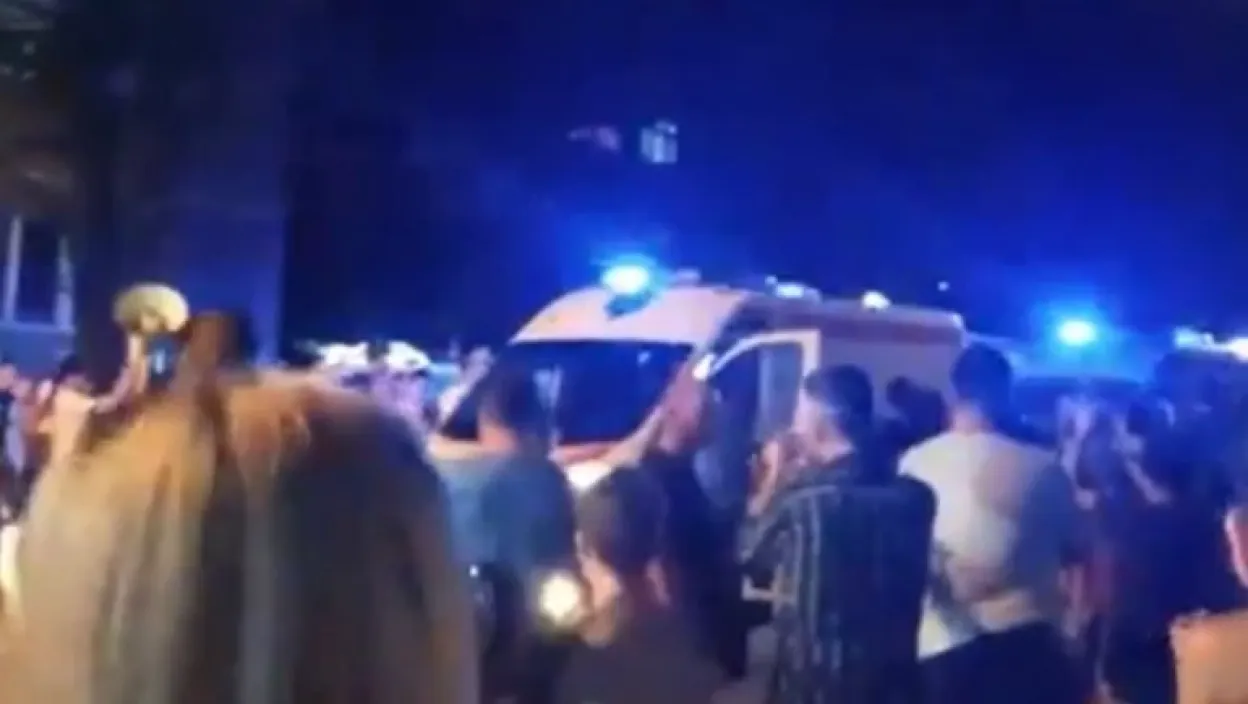 UPUCANOM TINEJDŽERU SE BORE ZA ŽIVOT: Najnoviji detalji pucnjave na Labudovom brdu, otac KRVAVOG sina dovezao u Urgentni – OGLASI KNIĆ