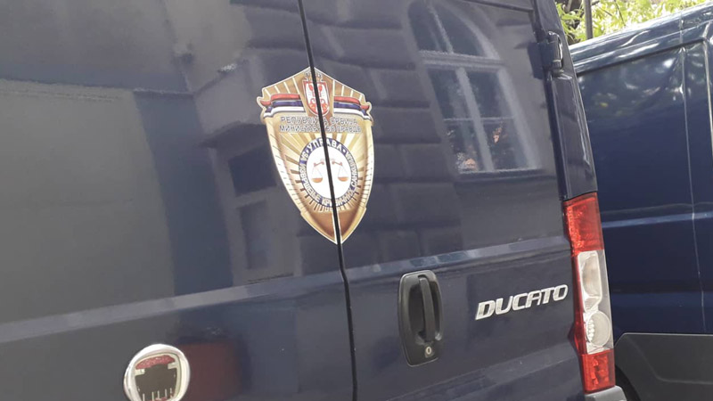 Izgoreo automobil ispred kuće predsednika Osnovnog suda iz Lebana – Društvo – OGLASI LEBANE