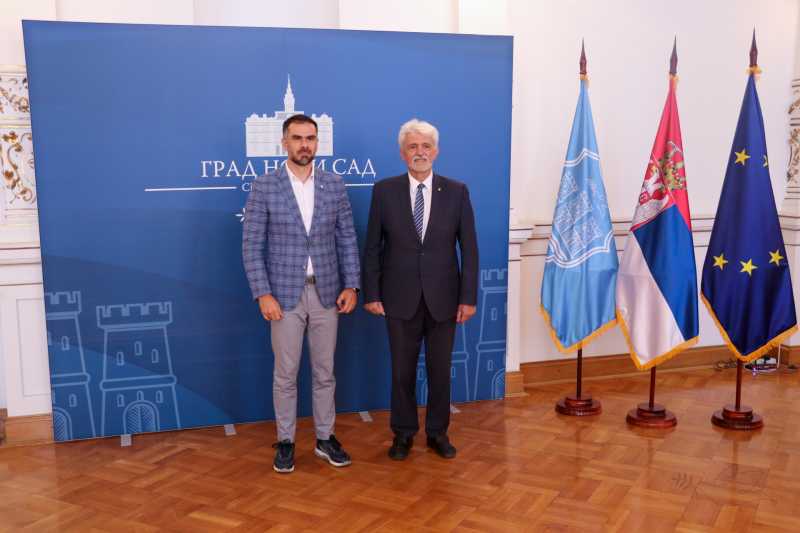 ГРАДОНАЧЕЛНИК НОВОГ САДА И АМБАСАДОР УКРАЈИНЕ О ЈАЧАЊУ ПАРТНЕРСТВА И СОЛИДАРНОСТИ – OGLASI ŽITIŠTE